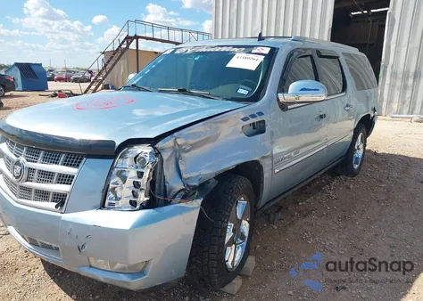 2011 Cadillac Escalade Esv Platinum Edition z USA, uszkodzony, nr VIN 1GYS4KEF0BR391553